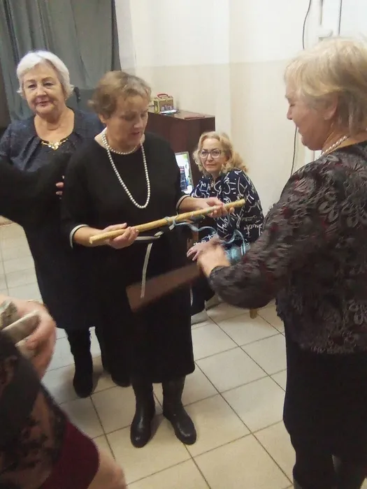 кто быстрее скрутит верёвку)